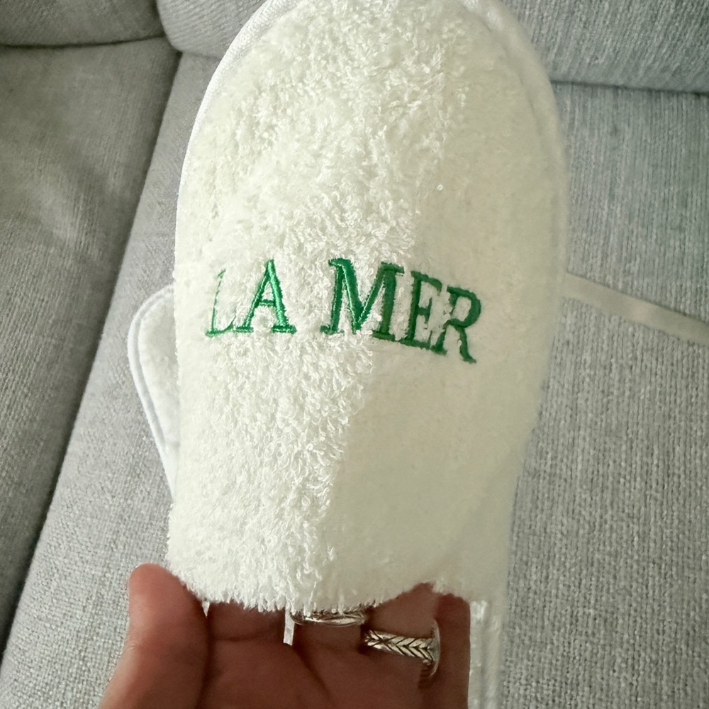 La Mer Cream Slippers with Green Logo